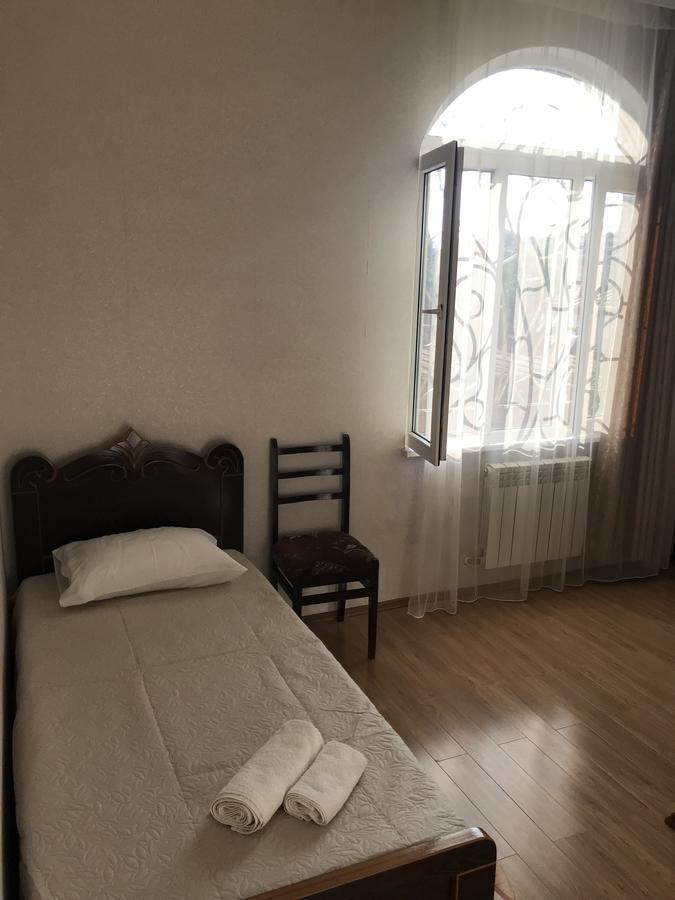 קוטאיסי Bajo Guest House מראה חיצוני תמונה