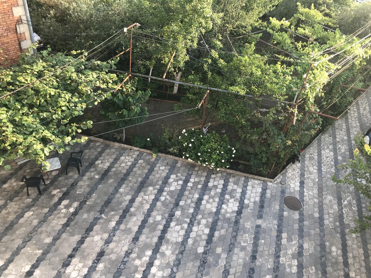 קוטאיסי Bajo Guest House מראה חיצוני תמונה