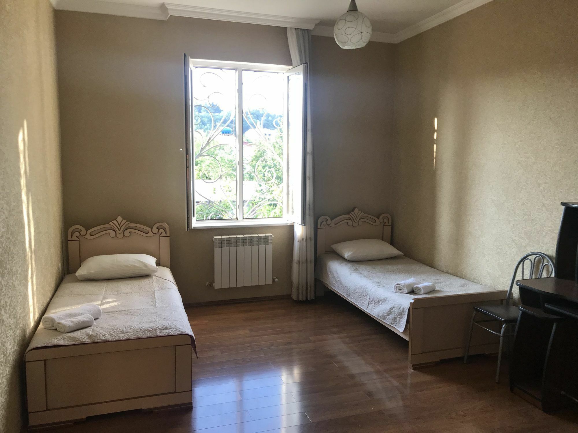קוטאיסי Bajo Guest House מראה חיצוני תמונה